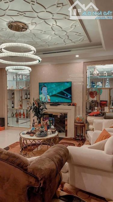 CẦN BÁN GẤP CĂN CHUNG CƯ  CAO CẤP SÔNG HỒNG MẶT PHỐ THÁI HÀ  171M , 4PN - 1
