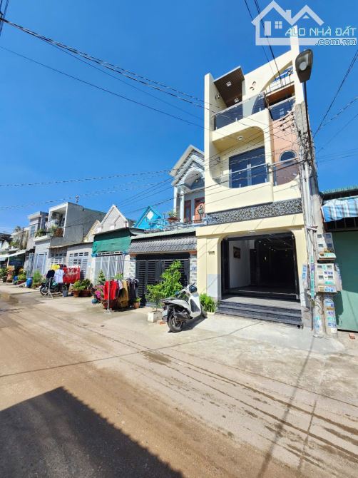 3,6Tỷ TL🔥Bán nhà 2 lầu 71,7m2 cách đường Bình Chuẩn 63 chỉ 50m, P.Bình Chuẩn, Tp.Thuận An - 1