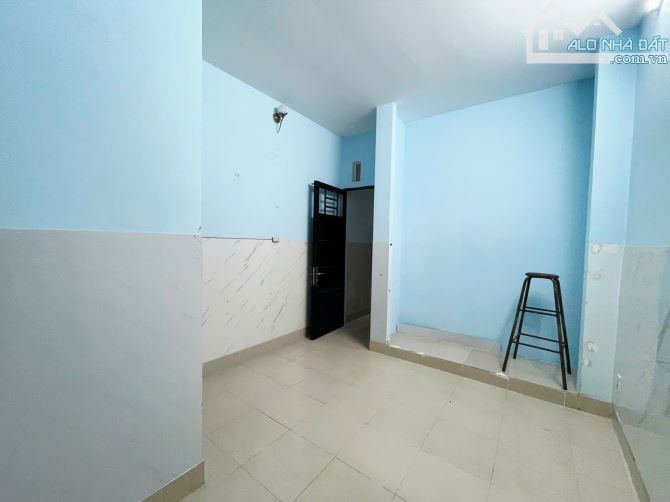 Chỉ 5 tỷ TL, nhà 2 tầng, 37m2, 3.2x10m, nở hậu 5.8m, gần CC Bàu Cát 2 - 1