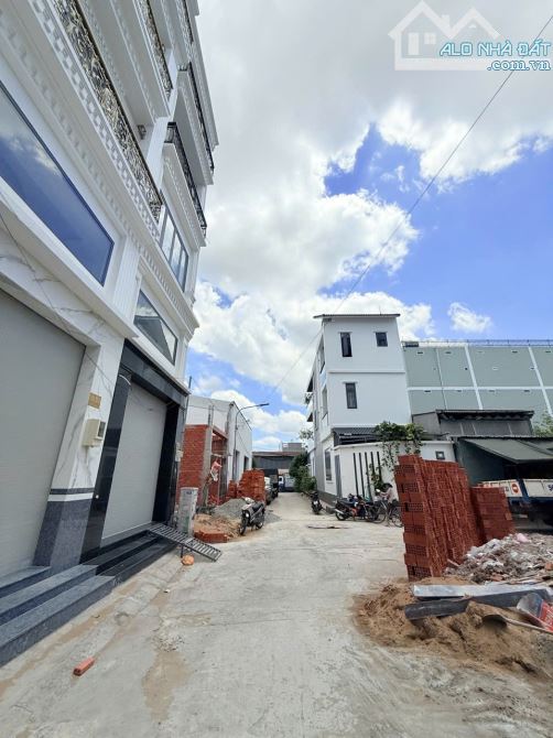 BÁN NHÀ PHƯỜNG 3 , TP TÂY NINH , GIẤ ĐẦU TƯ 5 TỶ 8 ,SỔ HỒNG RIÊNG , CHÍNH CHỦ CẦN BÁN - 1