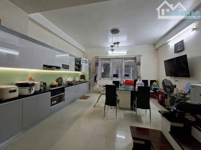 Bán nhà phố Phạm Tuấn Tài, Đặng Thuỳ Trâm, 2 Ôtô tránh, Vỉa hè 3m, Ô chờ thang máy.DT 58m2 - 1