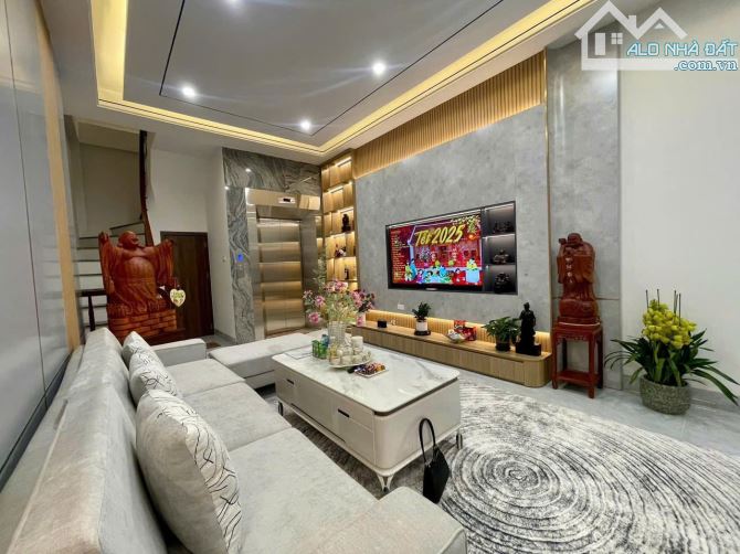 Bán nhà ngõ 61 Phạm Tuấn Tài-Đặng Thùy Trâm, ô tô tránh, thang máy, dòng tiền, kinh doanh. - 1