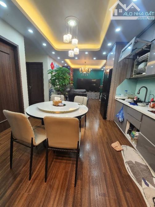 BÁN CHUNG CƯ KĐT VIỆT HƯNG – 97M² – 3 NGỦ – NHỈNH 5 TỶ 🏢 - 1
