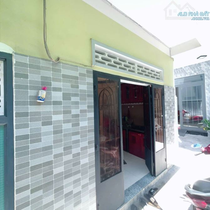 NHÀ 2 TẦNG TT NHA TRANG CHỈ 1,8 TỶ Hẻm xe máy, cách đường Hoàng Văn Thụ 50M.DT 43M - 1