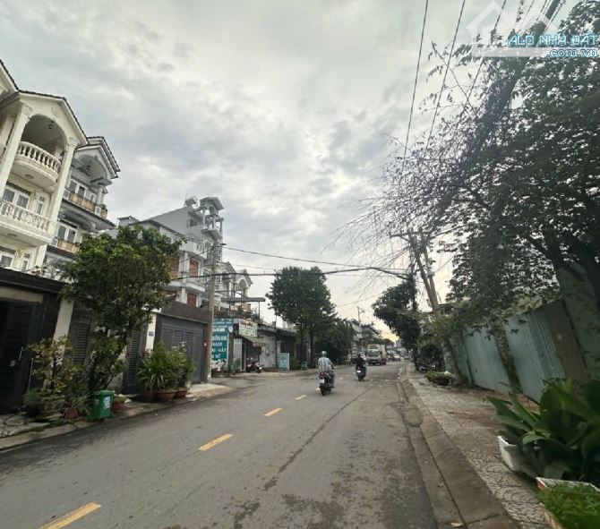 Bán Kho XƯỞNG Mặt tiền nhánh 12m Lê Thị Riêng, Q12_ 225m2 _ 8x28m _cho thuê 20tr/th_11ty2 - 1
