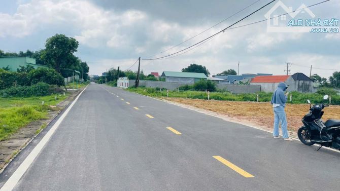 CẦN BÁN GẤP LÔ ĐẤT 201M2 NGAY TRUNG TÂM CHỢ LỘC AN, BRVT - 1