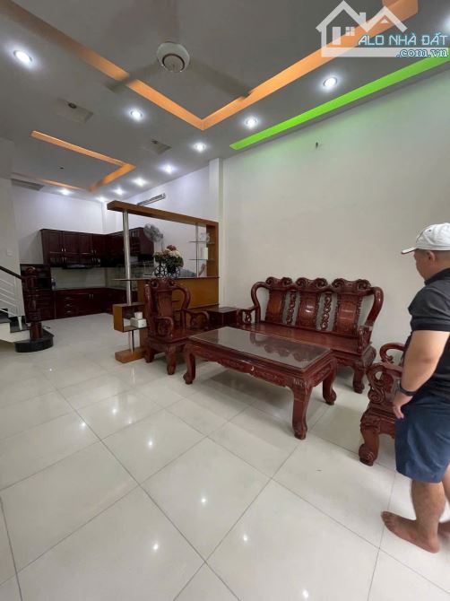 Căn góc duy nhất Phạm Văn 2 phường 3 quận Tân Bình 131m2 giá chưa tới 100tr/m2 - 1