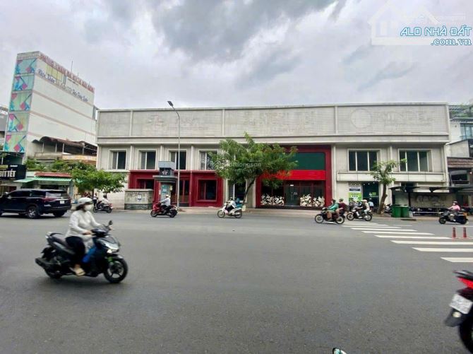 BÁN NHÀ MẶT TIỀN LỚN – ĐƯỜNG NGUYỄN VĂN CỪ, QUẬN 5 DT 50x50m CN 2000m2 - 1