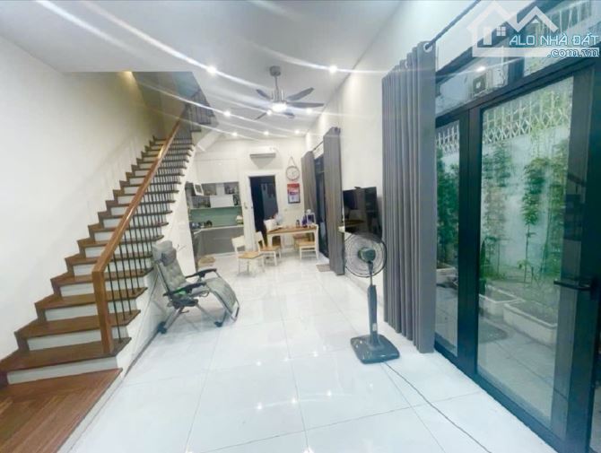 BIỆT THỰ LÔ GÓC Ô TÔ TRÁNH THẠCH BÀN DT108M 3T GIÁ 17,2 TỶ FULL NỘI THẤT KINH DOANH - 1