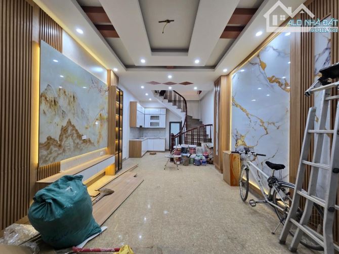 Bán nhà Vũ Tông Phan, 37m², 5 tầng, nở hậu, 25m ra phố, ngõ ô tô thông Khương Hạ - 1