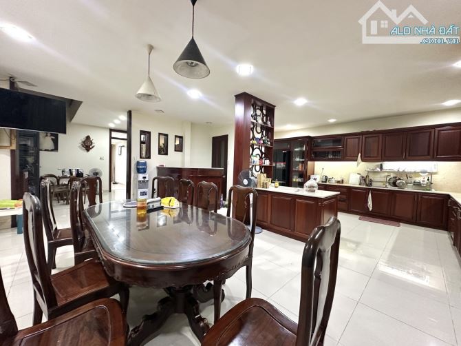 Bán Biệt thự Phú Nhuận - 175m2 - ngang 7.9m - 1 đời chủ - 1