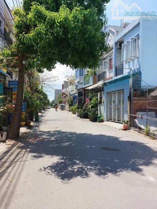 Nhà 2 Tầng 52m² Mặt Tiền Đường Số Phú Hữu, Sổ Hồng, Hoàn Công Đủ- giá 4.5 tỷ - 1