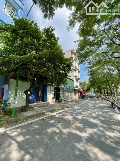 Chính chủ cần bán đất ở Tựu Liệt, DT 70m², mặt tiền 5.1m, ôtô tránh kinh doanh, hơn 10 tỷ - 2
