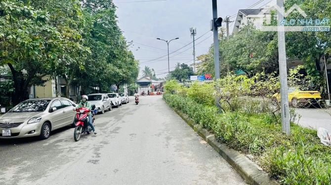 Bán đất mặt tiền Nguyễn Văn Đào vuông góc Bùi Thị Xuân - 1