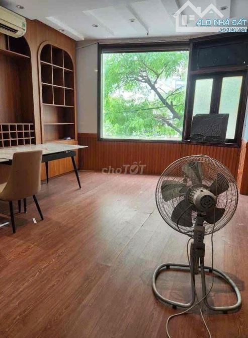 Cho thuê nhà 4 tầng MT Đống Đa sầm uất - 1