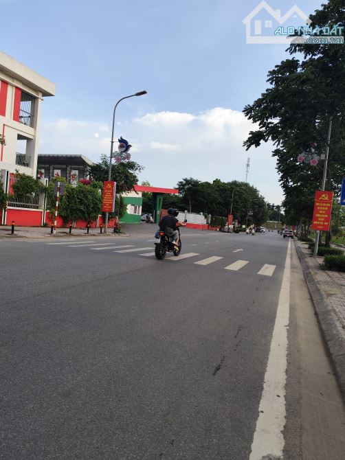 Bán đất tái định cư trần đăng khoa 90m² , mt 7m lô góc vỉa hè ôtô tránh giá chào 29,4 tỷ . - 1