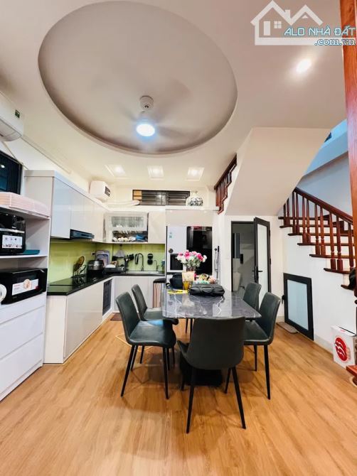 Bán Nhà Văn Chương, Quận Đống Đa, 46m2, 5 Tầng Dân Xây, Gần Hồ, Gần Phố, Nhỉnh 9 Tỷ - 1