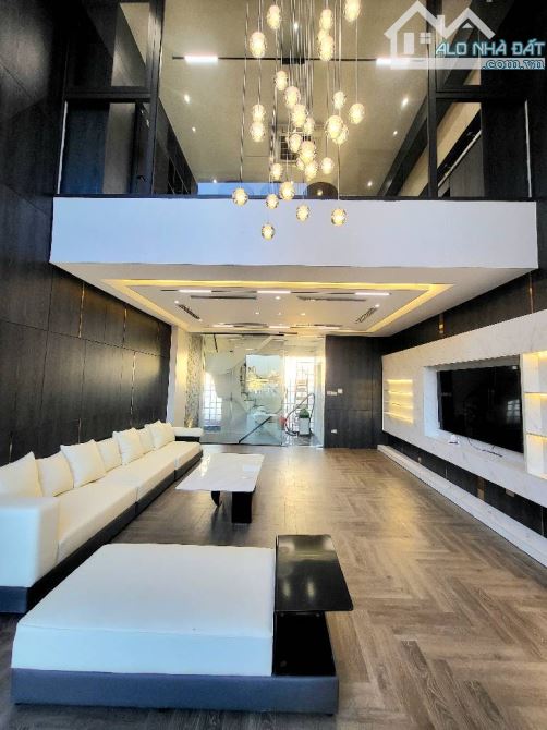 SIÊU PHẨM NGỌC THUỴ 55M2 - 8TẦNG THANG MÁY - GARA 2 OTO -NỘI THẤT SANG TRỌNG ĐẲNG CẤP 5SAO - 1