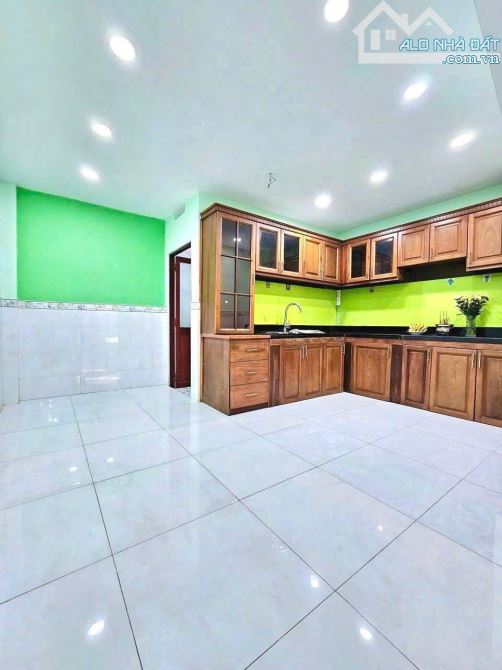 Bán Nhà Huỳnh Tấn Phát, Quận 7 cạnh Phú Mỹ Hưng - 4 Tầng 60m2 chỉ 6.1 Tỷ - 1