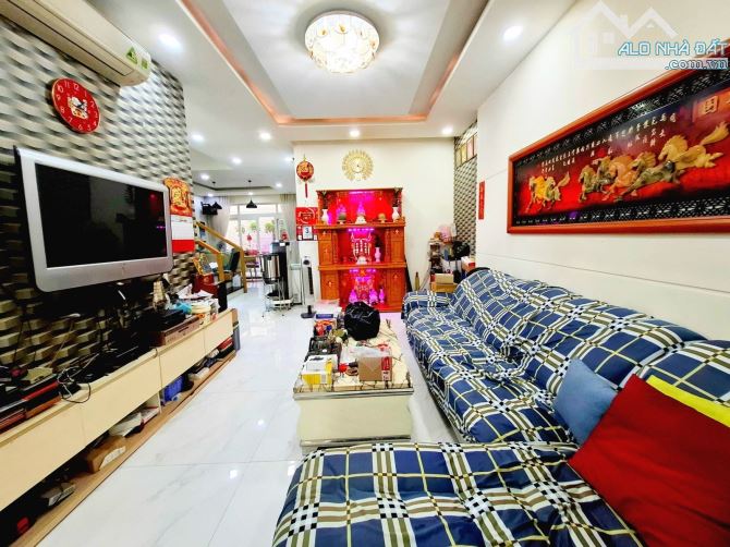 Đường số 2 Khu Nhà Ở Bông Sao quận 8 128m2 4 tầng giá chỉ 25.x tỷ - 1