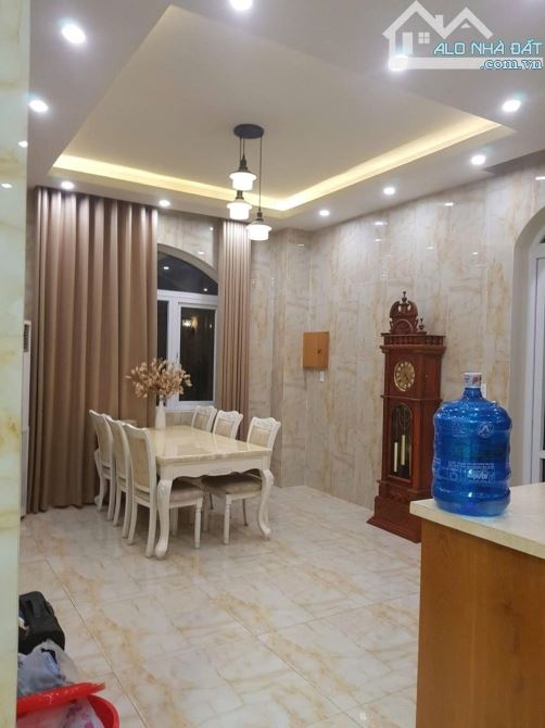 BÁN BIỆT THỰ MẶT TIỀN SÂN VƯỜN - 1.100M2 ( 17M X 60M) - TRUNG CHÁNH HÓC MÔN - 23.8 TỶ. - 1