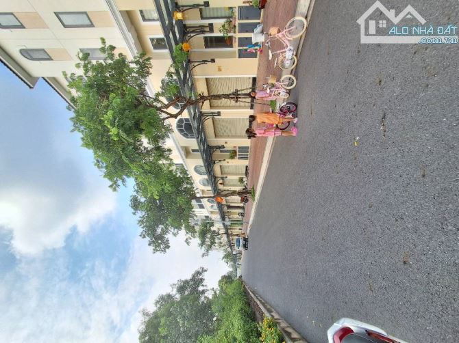 Bán Shophouse 4 tầng KDC Senturia Bình Hưng – DT 181m² – Sổ hồng – Giá tốt - 1