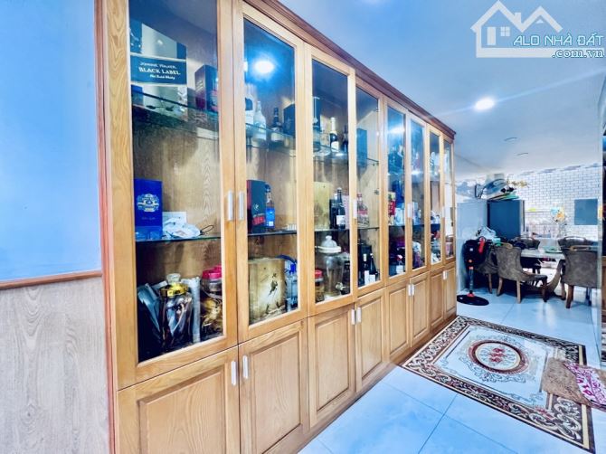 SIÊU PHẨM THANH MÁY-NGAY CHỢ TÂN TRỤ-TÂN BÌNH- 4 X 20- 6 TẦNG  XE HƠI NGỦ TRONG NHA - 1
