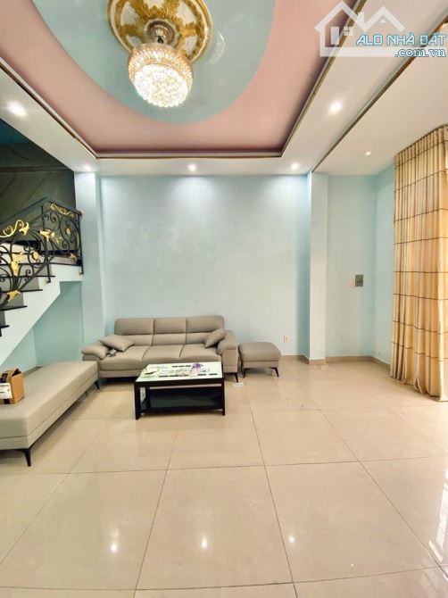 Nhà 3 tầng đường Nguyễn Văn Quá, diện tích 5,2m ❌ 13m 💰5.99Tỷ - 1