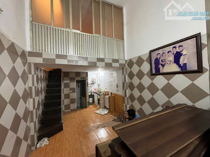 Bán gấp nhà Hoàng văn thái, 50m ra ô tô, ngõ to, 27m2 x 3 tầng, 5.1 tỉ - 1