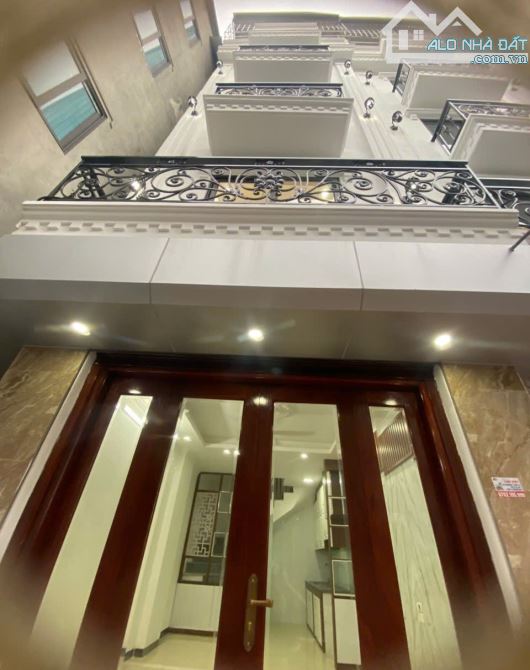Bán nhà Thạch Bàn, Long Biên 30m2, 5 tầng, ô tô đỗ gần, 5.75 tỷ - 1