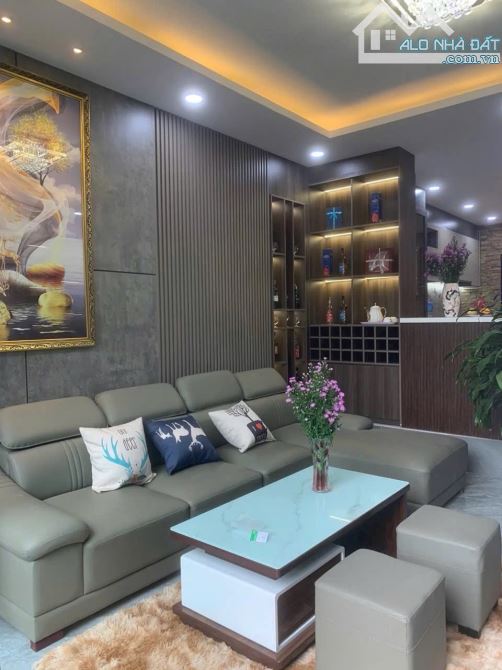 🏡SIÊU PHẨM BIỆT THỰ 3 TẦNG– KIỆT Ô TÔ–TRƯỜNG CHINH–GẦN SÂN BAY - 1