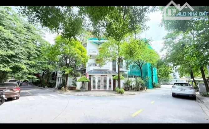 Cần bán nhà biệt thự lô gócForesa 8B Khu ĐTM Xuân Phương . - 1