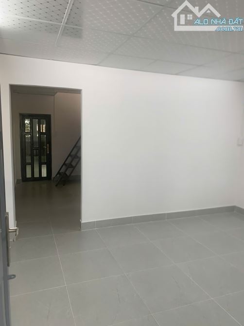 Cho thuê căn hộ yên tĩnh trung tâm Q5 – 64m2, mới tân trang, có tầng lửng 40m2, vào ở ngay - 1
