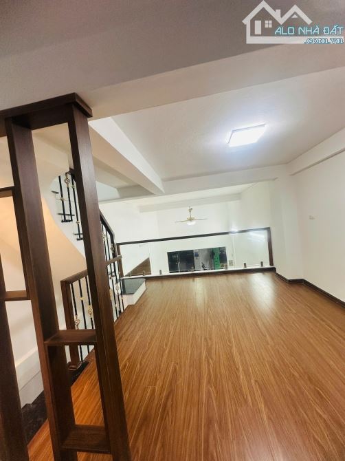 Bán Nhà Phố Chu Văn An Ô Tô Vào Nhà 44m2 5 Tầng MT 4.2m Giá 12.75 Tỷ - 1