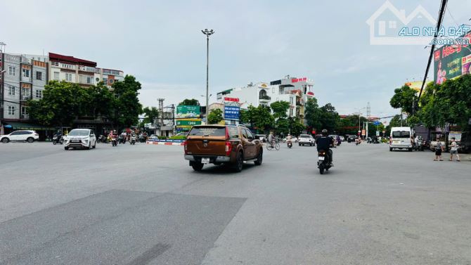 Mặt đường Trần Nhân Tông (ngay ngã 6 Quán Trữ) - 130m2 - ngang 4m - 3 tầng - giá 12,5 tỷ - 1