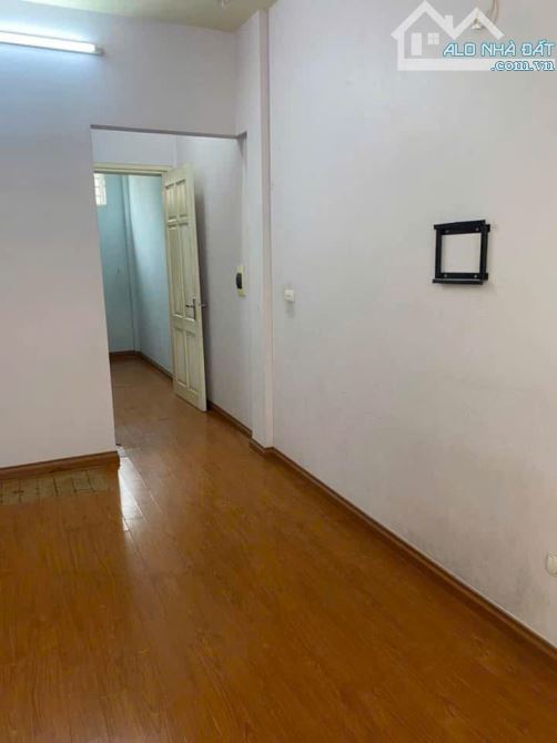Cho thuê nhà nguyên căn tại ngõ 5 Hoàng Quốc Việt, Cầu Giấy. DT gần 40m x 5 tầng, giá - 1