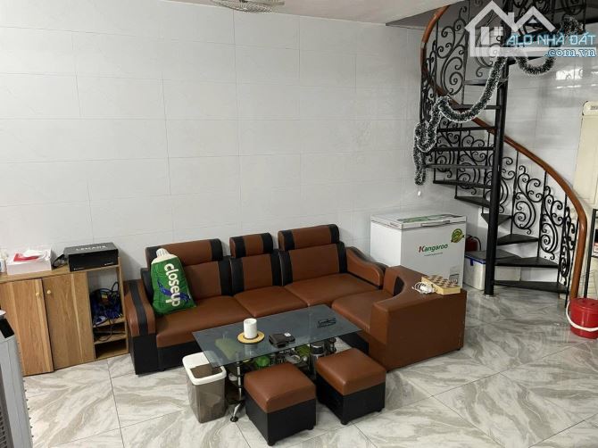 Cho thuê nhà nguyên căn ngõ 77 Xuân La Tây Hồ, 50m 2 tầng, giá 5.5tr - 1