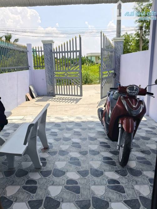 Nhà Thạnh Đức Bến Lức 150m2 đường ô tô giá 1tỷ290 - 1