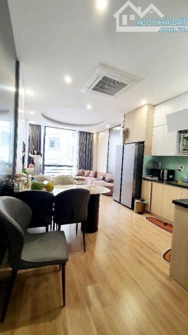 Bán nhà NGUYỄN VĂN CỪ - ÔTÔ TRÁNH - 6TẦNG THANG MÁY- - 1