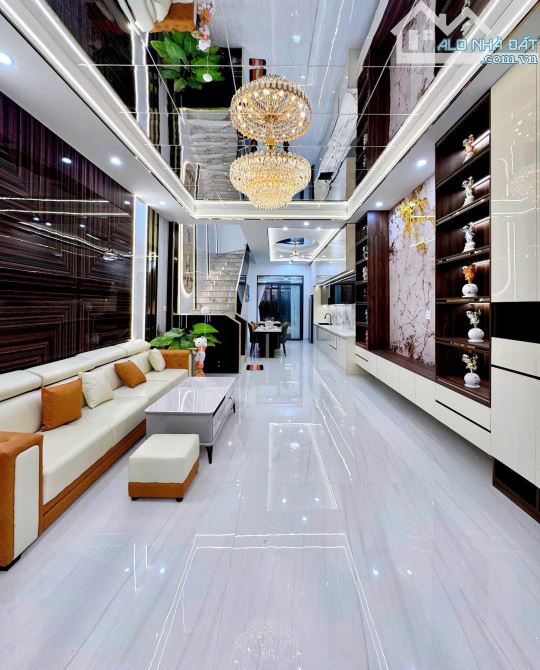 🚨 Chính chủ gửi bán nhà 3 tầng MT Phường 4 - TP Tân An - Long An 82m² - 2.3 tỷ SHR - 12