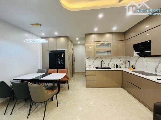 BÁN NHÀ PHÂN LÔ PHỐ TRẦN DUY HƯNG - LÔ GÓC, THANG MÁY, OTO VÀO NHÀ, 48m2*7m*6T, GIÁ 13 TỶ - 12