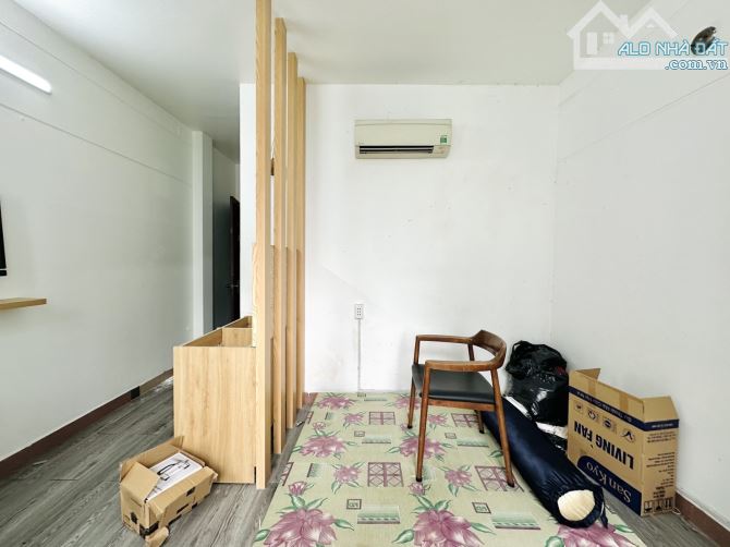 Bán nhà mặt tiền Phú Nhuận - khu Phan Xích Long - 6 tầng - 12 phòng - 12
