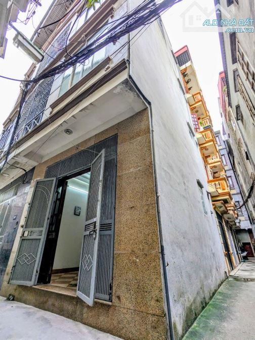 Bán nhà lô góc Bùi Xương Trạch – 30m² – 4 tầng – full nội thất – 100m ra phố – 6.9 tỷ - 12
