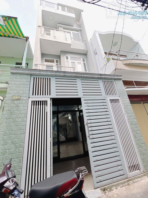 SÁT MẶT TIỀN CÓ 50 M XE HƠI Q4  NGANG 4.3 X 14 - 4 TẤM  HƠN 100 TRIỆU M - 12