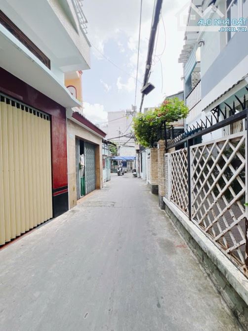 SÁT MẶT TIỀN CÓ 50 M XE HƠI Q4  NGANG 4.3 X 14 - 4 TẤM  HƠN 100 TRIỆU M - 13