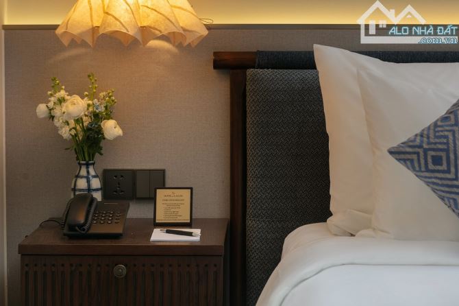 Chủ ngộp Bank giảm 100 tỷ - Khách sạn 5* Phố Cổ - 560m2 - 11 tầng - MT 25m - 1680 tỷ