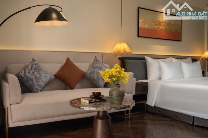 Chủ ngộp Bank giảm 100 tỷ - Khách sạn 5* Phố Cổ - 560m2 - 11 tầng - MT 25m - 1680 tỷ