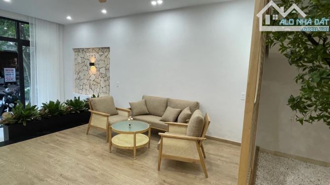 🏡 NHÀ MỚI 3 TẦNG HIỆN ĐẠI, FULL NỘI THẤT CAO CẤP, CẠNH LÔ GÓC NGUYỄN KHÁNH TOÀN.GIÁ 8,1tỷ - 15