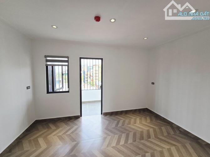 Siêu phẩm nhà 65m2 x 7 tầng xây mới Hoàng Quốc Việt, Nghĩa Tân, ngõ thông ô tô, vỉa hè. - 16