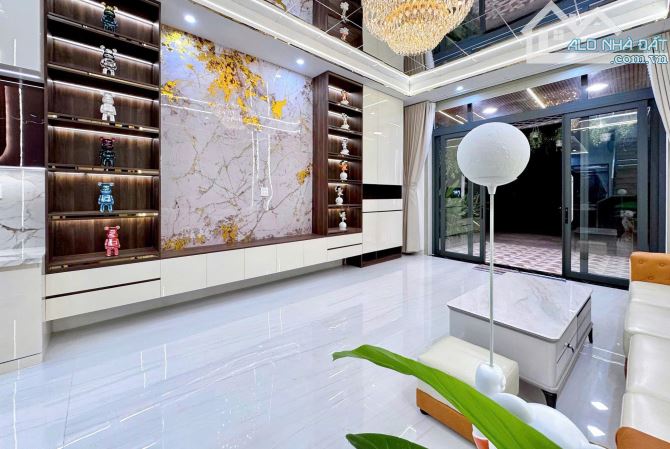 🚨 Chính chủ gửi bán nhà 3 tầng MT Phường 4 - TP Tân An - Long An 82m² - 2.3 tỷ SHR - 17